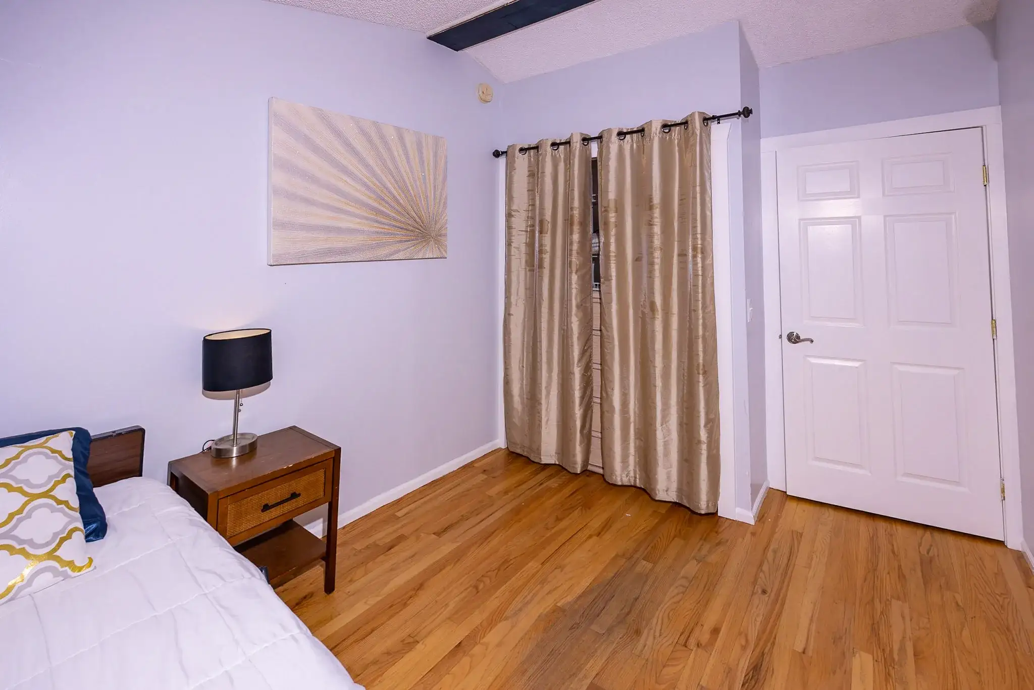 Private and shared accomodations for assisted living community in des moines