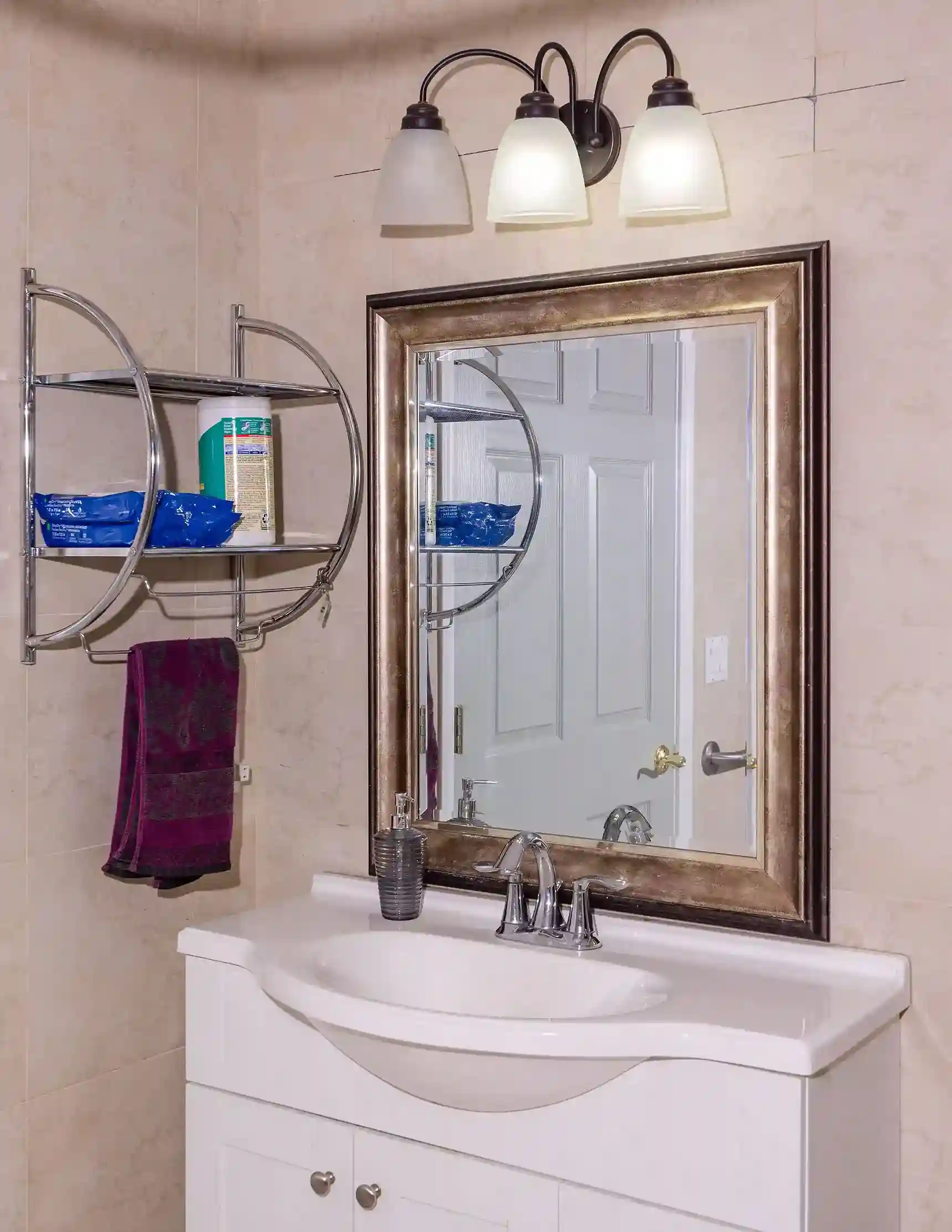 clean and hygienic bathrooms at Caring Arms Senior Living of Kent