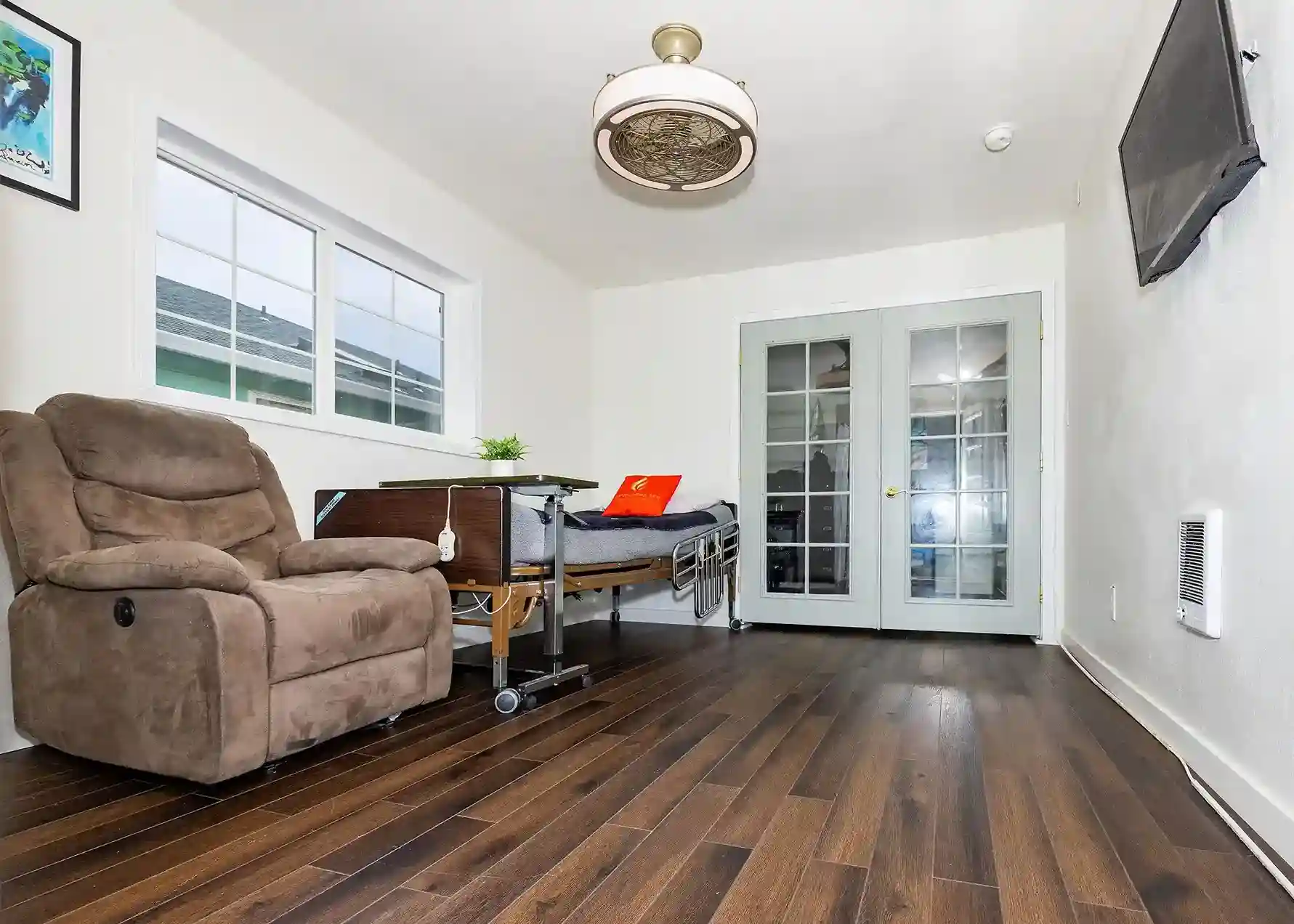 private and semi private rooms for senior living in Kent WA